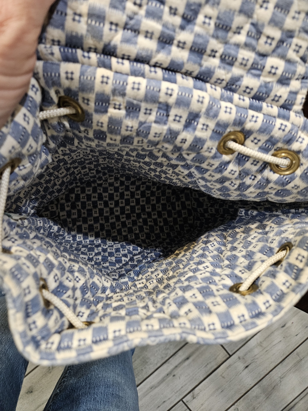 Vera Bradley Blue and Cream Quilted Floral Drawstring Tote Backpack - Picture 5 of 5